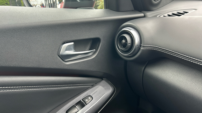 Nissan Juke 1.0 DiG-T 114 Tekna 5dr DCT Petrol Hatchback